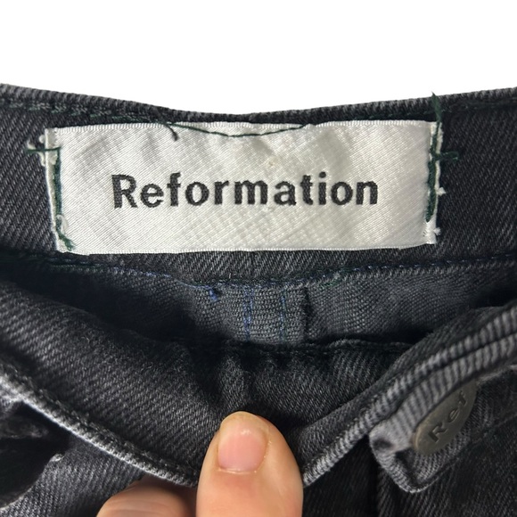 Reformation Liza High Rise Straight Jeans Black Denim size 30 Dark Wash Denim - Picture 2 of 8